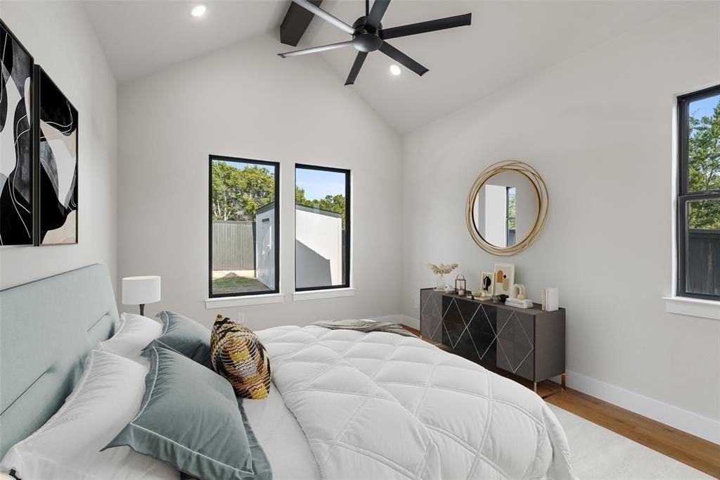 1118 Thicket Trail. Granbury, TX 76048