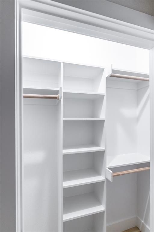 219 W Beachwood Loop. Trinidad, TX 75163