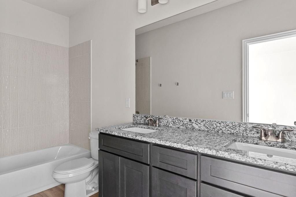 1840 E Broadway Avenue. Fort Worth, TX 76104