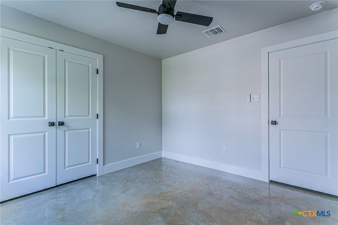 395 W Avenue J. Belton, TX 76513