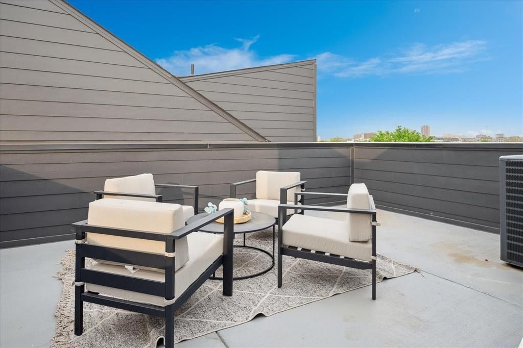 4534 Lake Avenue. Dallas, TX 75219