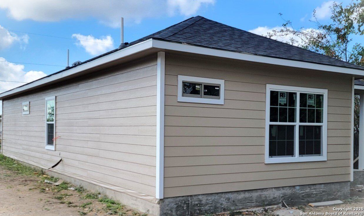 595 Morningview Dr. San Antonio, TX 78220