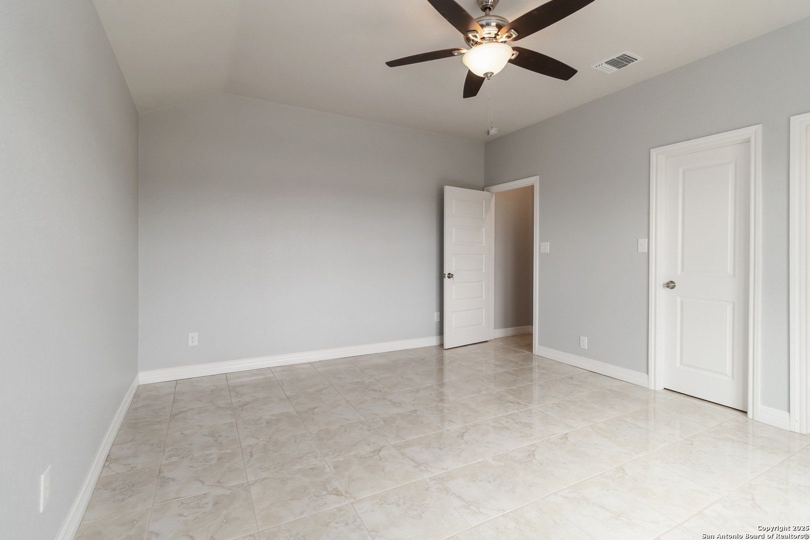 10214 Renova. San Antonio, TX 78214