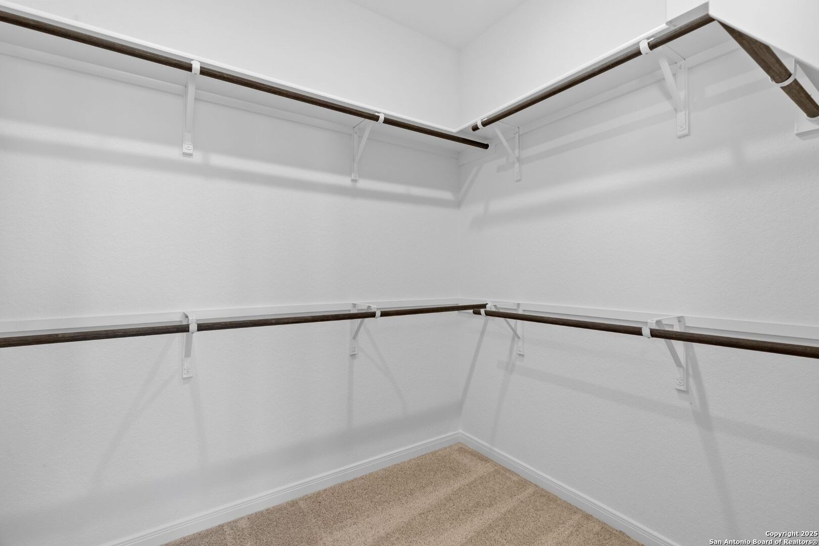 128 Heidi Hill. Castroville, TX 78009