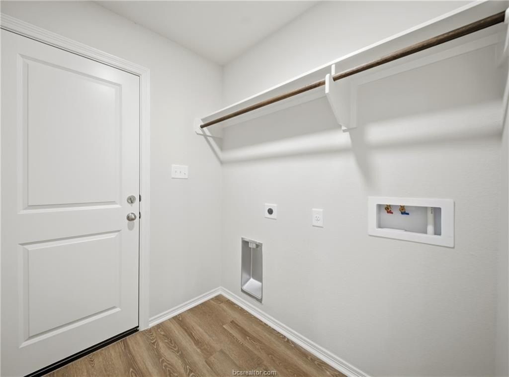 137 Cotton Cove. Snook, TX 77878