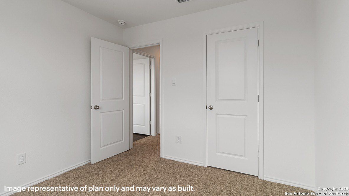 1408 Sequoia Park. Converse, TX 78109