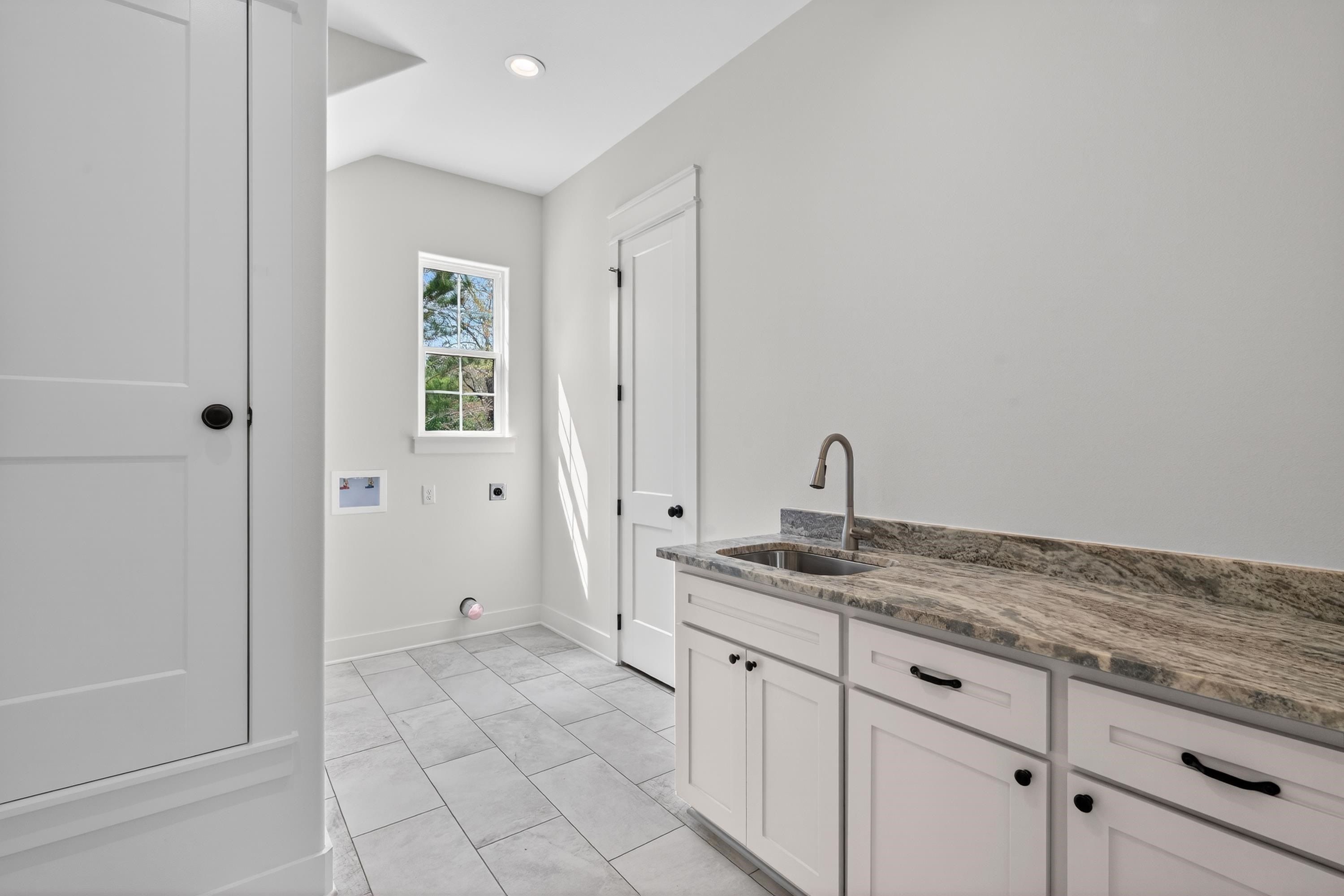 115 Thyme Rd. Diana, TX 75640