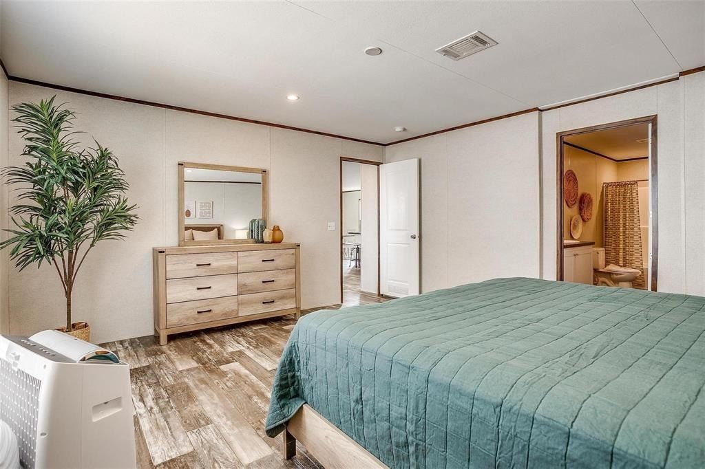 242 Huddleston Road. Sunset, TX 76270