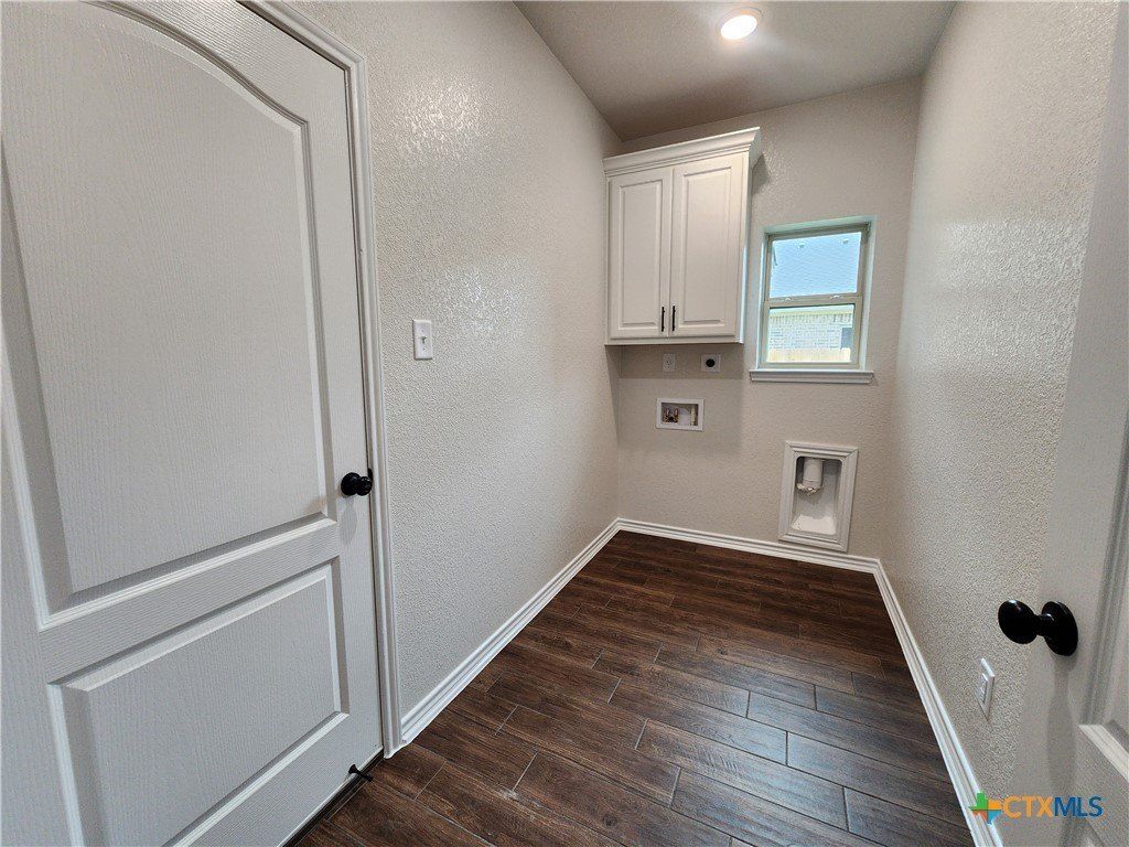 718 Golden Eagle Drive. Salado, TX 76571