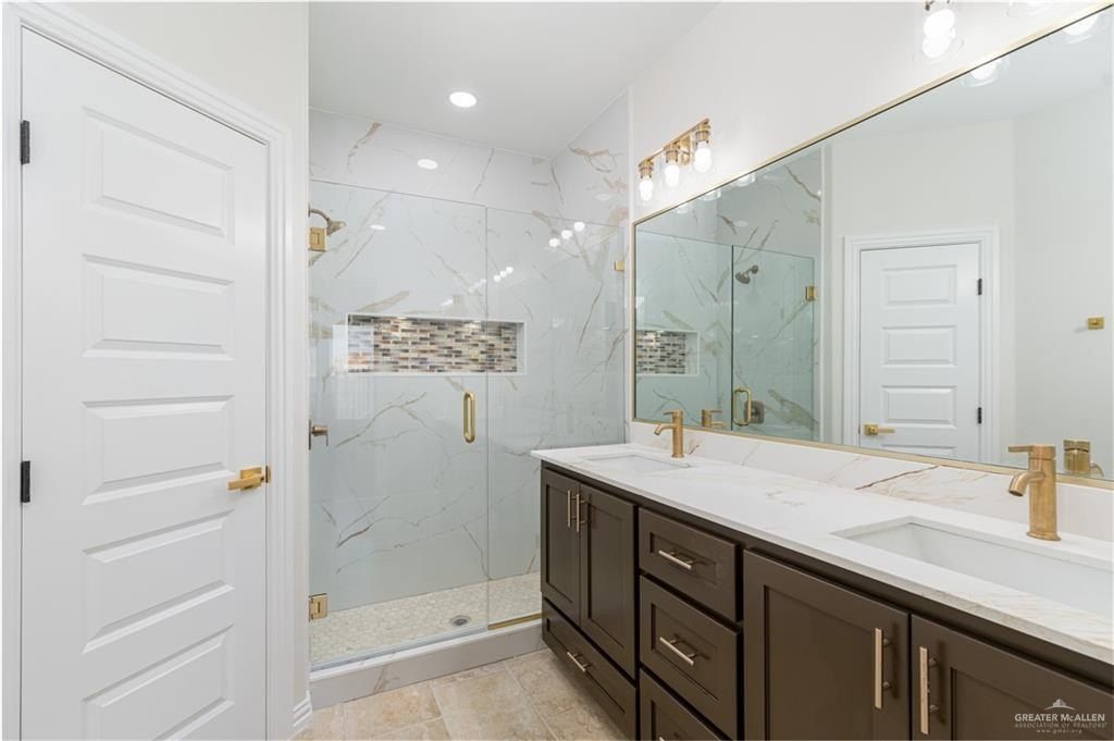 2911 E Q Avenue. Hidalgo, TX 78557