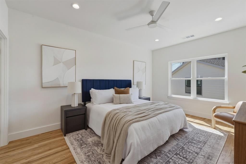 3243 Homer. Dallas, TX 75206