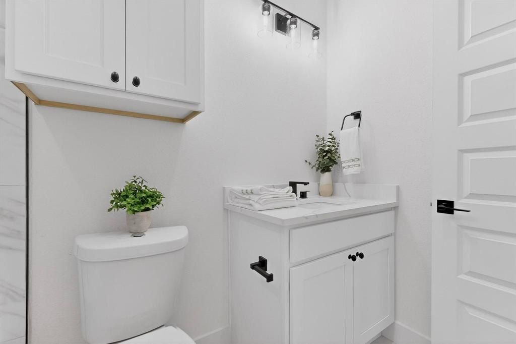 10150 Budtime Lane. Dallas, TX 75217