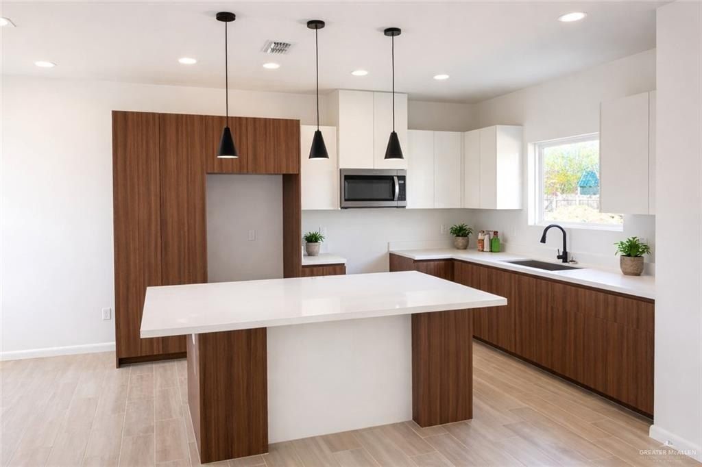 6803 S Azul Lane. Pharr, TX 78577