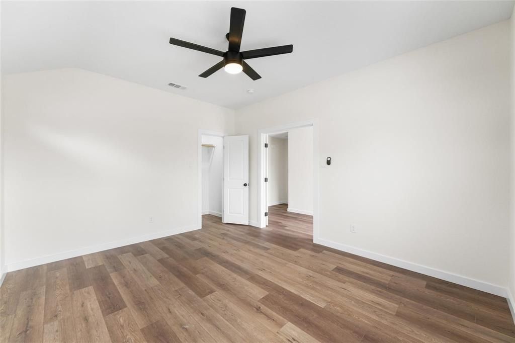 2434 Iroquois Street. Dallas, TX 75212