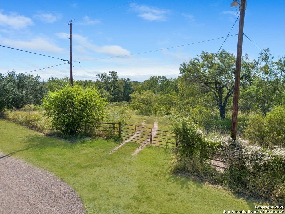 200 Lolita. Lytle, TX 78052