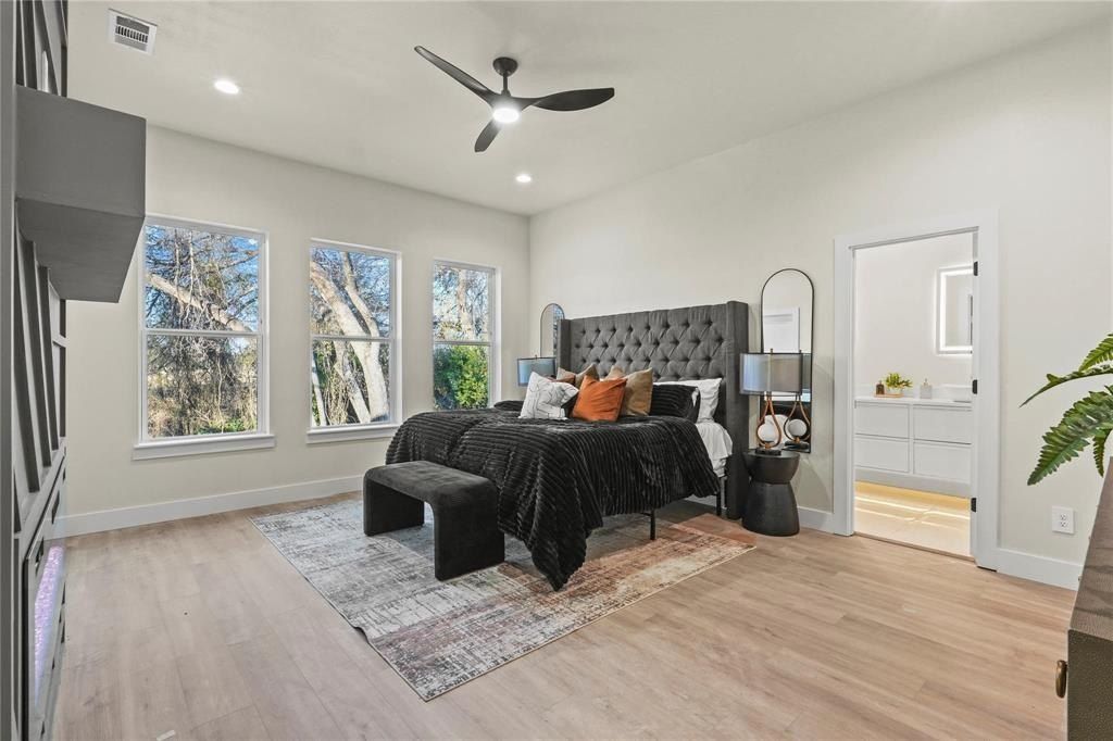 2825 Dorris Street. Dallas, TX 75215