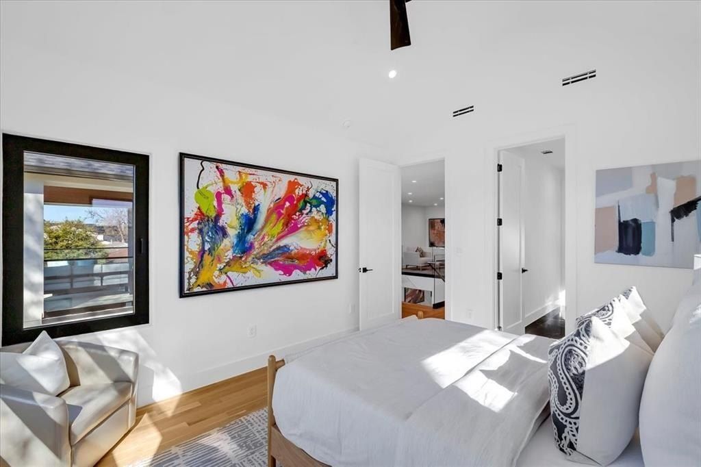 3753 Bolivar Drive. Dallas, TX 75220