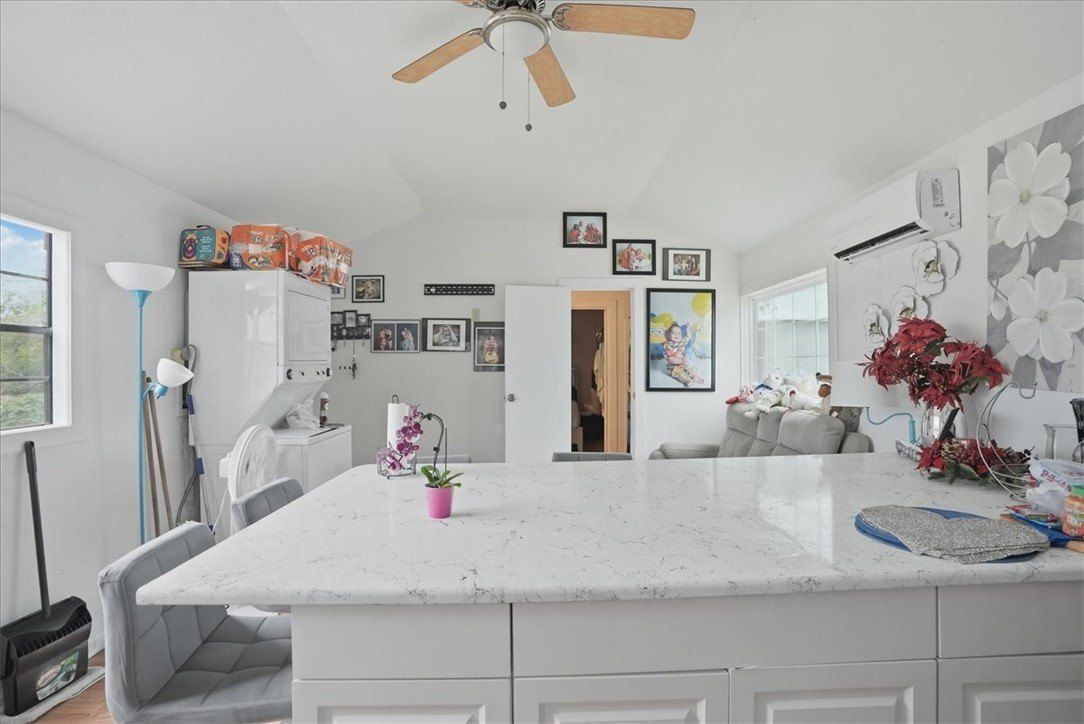 300 Packinghouse. Taft, TX 78390