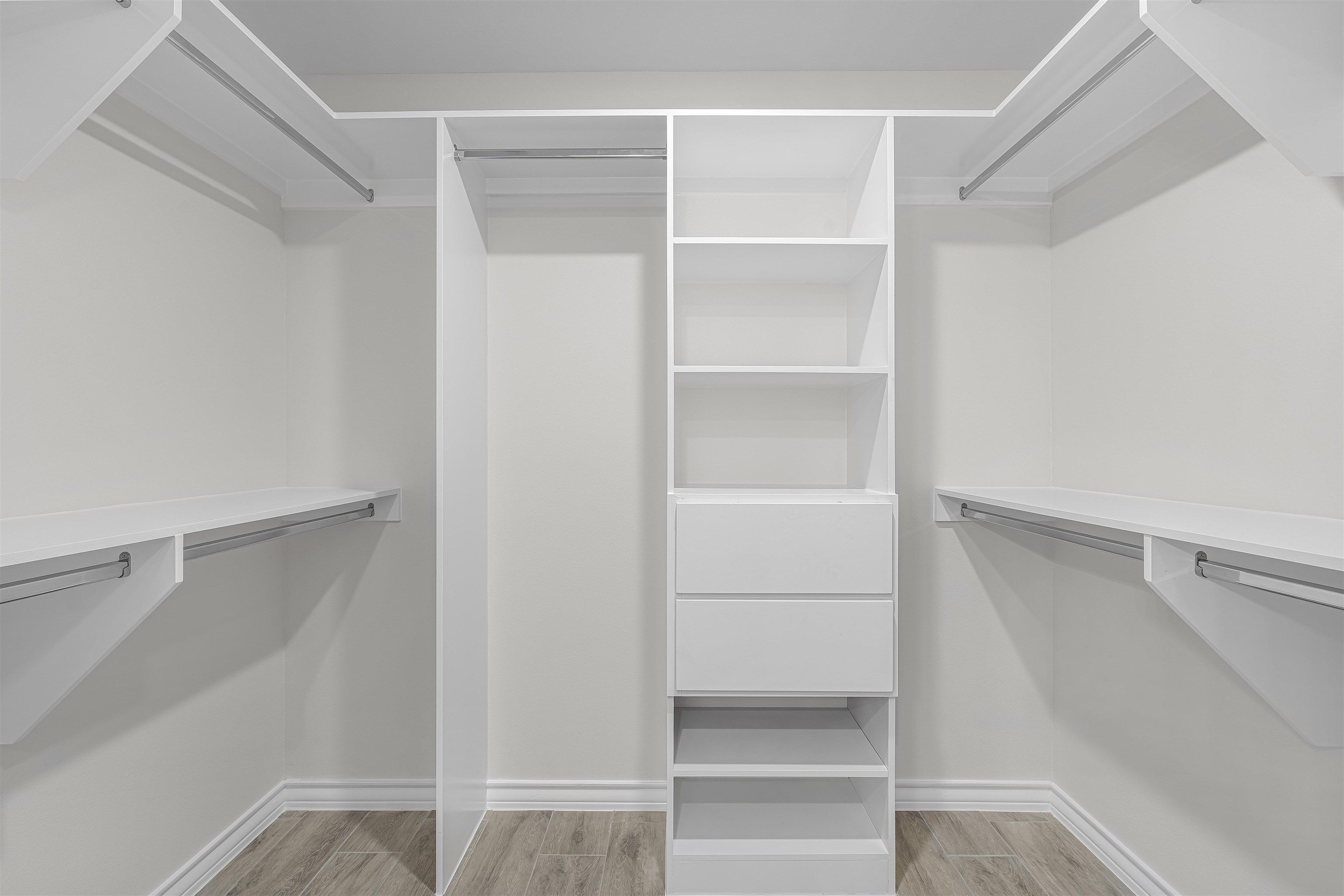 1413 Los Estribos Dr. Laredo, TX 78046