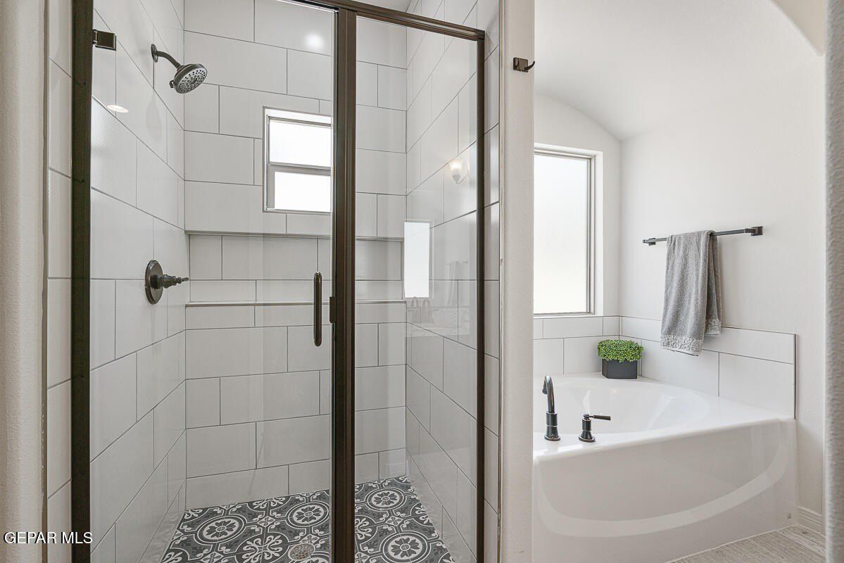 724 Cedarwood Avenue. Horizon City, TX 79928