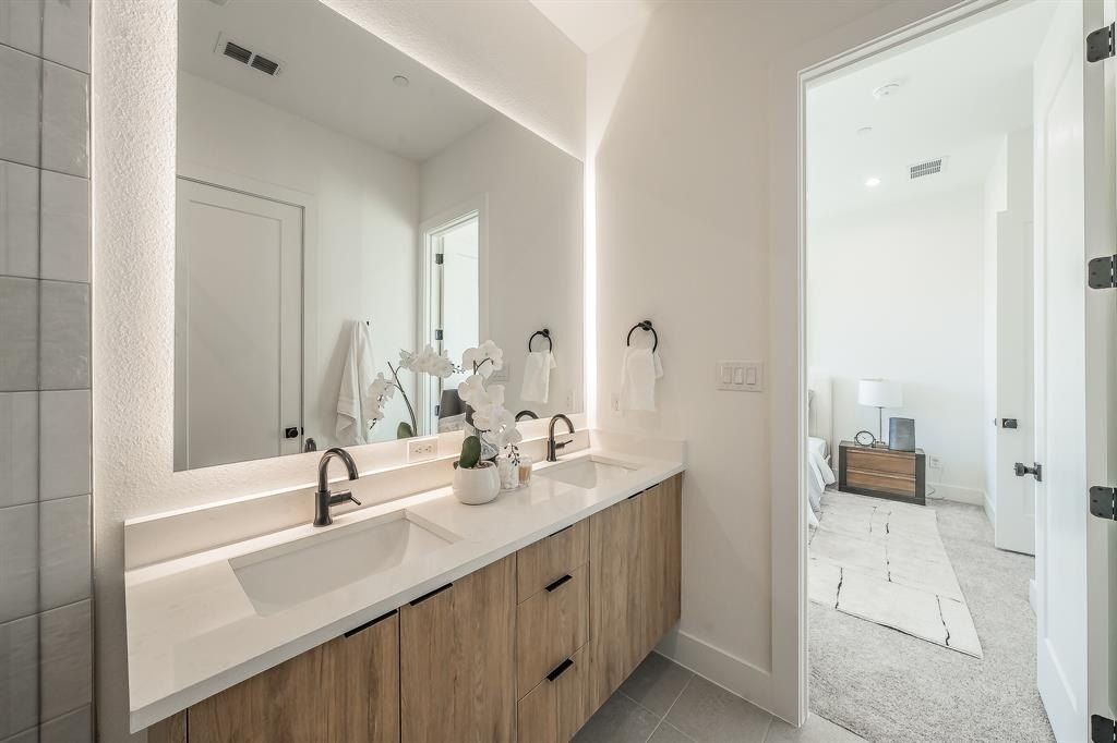 5320 Reiger Avenue. Dallas, TX 75214