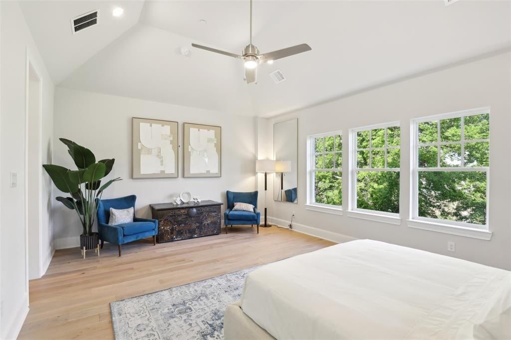 1472 N Avenue. Plano, TX 75074