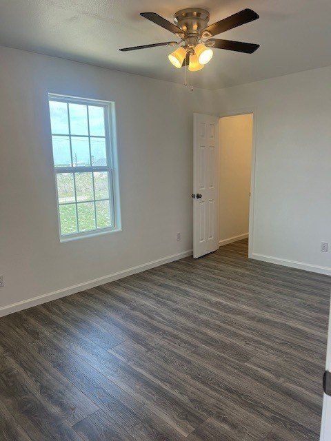 408 W Royal Oak Lane. Rockport, TX 78382