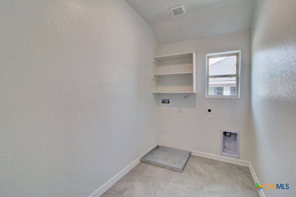 2110 Shepards Street. Seguin, TX 78155