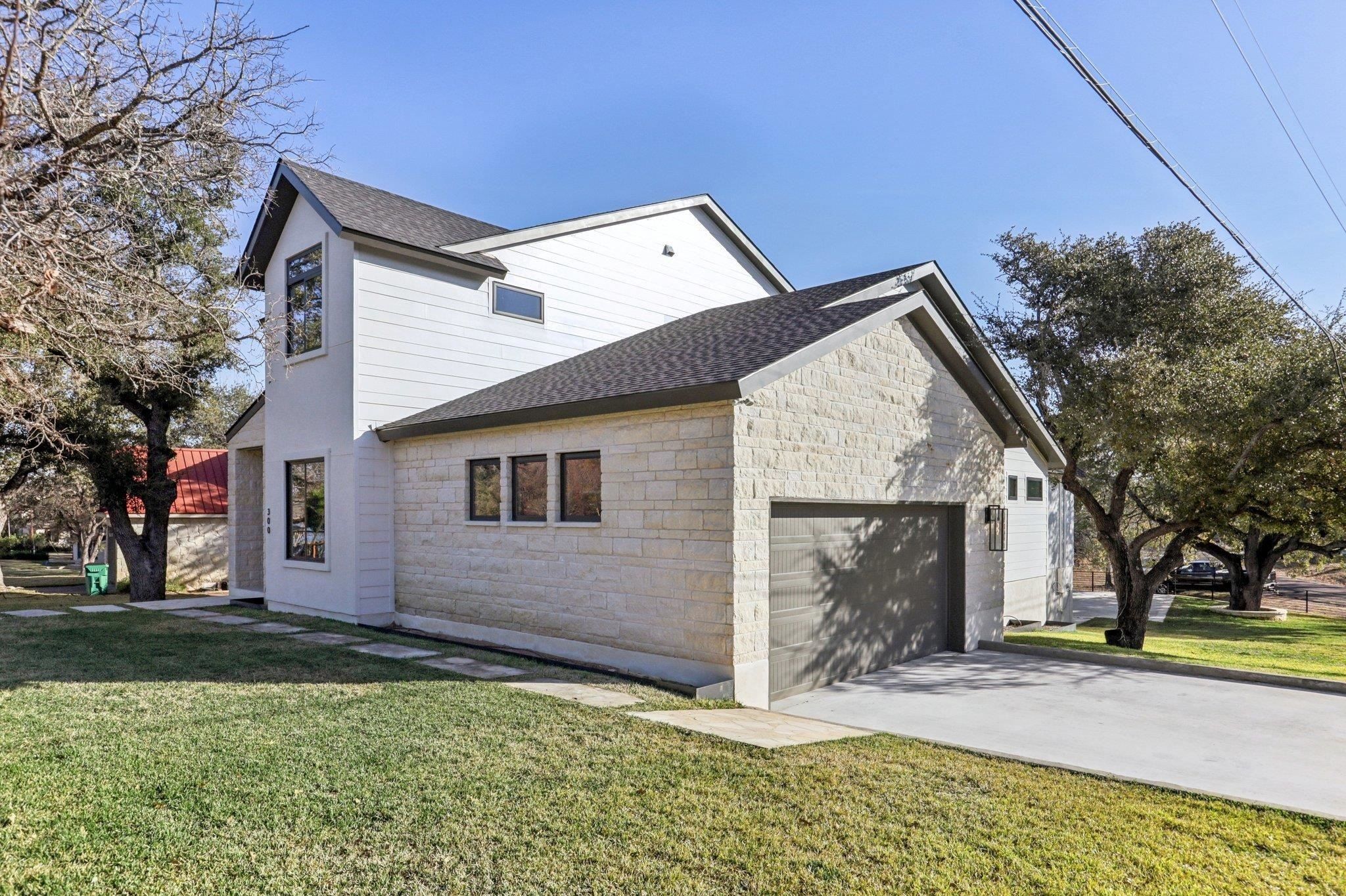 300 Deer Drive. Sunrise Beach, TX 78643