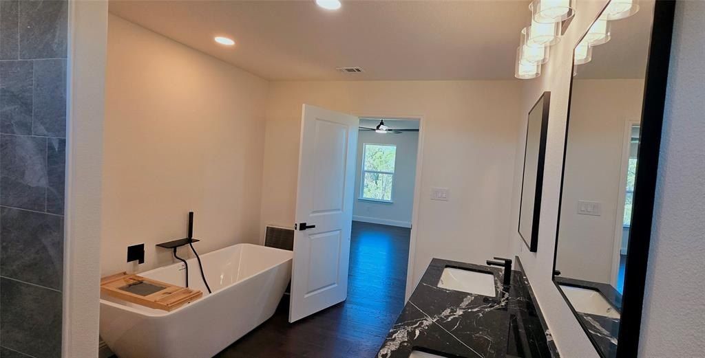 5660 Lone Star Circle. Granbury, TX 76048