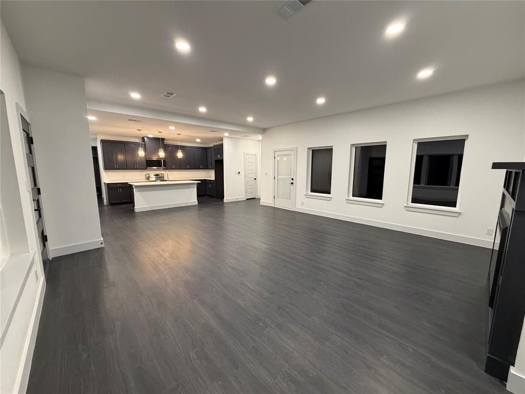 2091 Goodwyn Road. Avalon, TX 76623