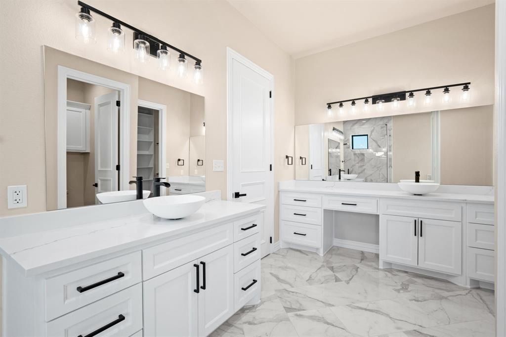 1341 Greycrest Terrace. Midlothian, TX 76065