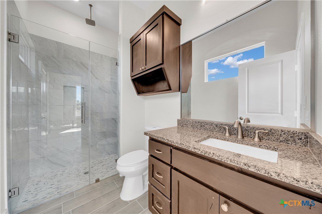 1585 Private Road 2771. Mico, TX 78056