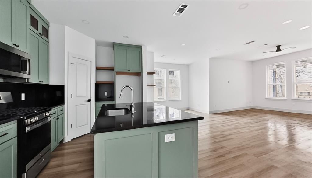 3224 Mimosa Park Drive. Richland Hills, TX 76118