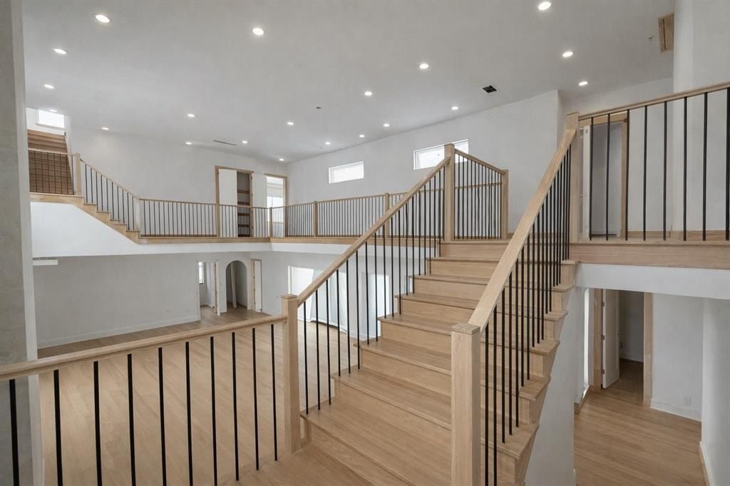 3358 Sylvan Avenue. Dallas, TX 75212