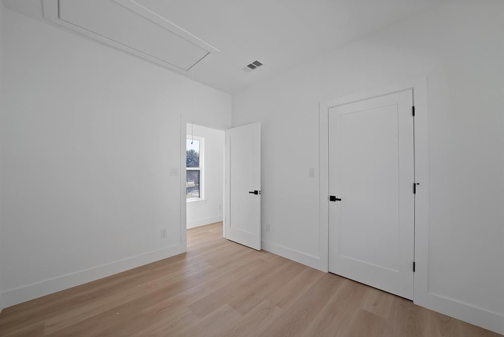 2912 Brigham Lane. Dallas, TX 75215