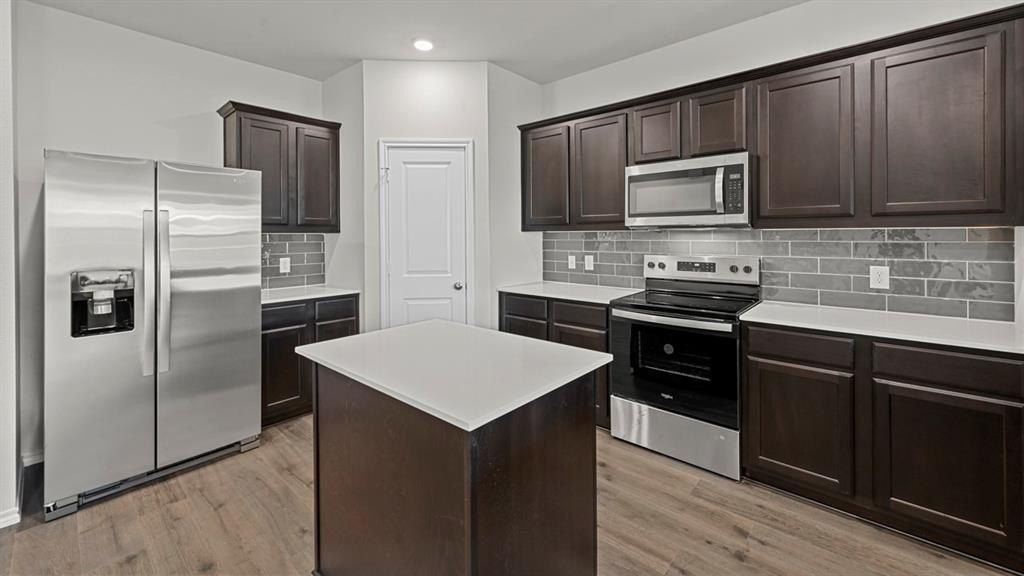 503 English Oak Drive. Josephine, TX 75173