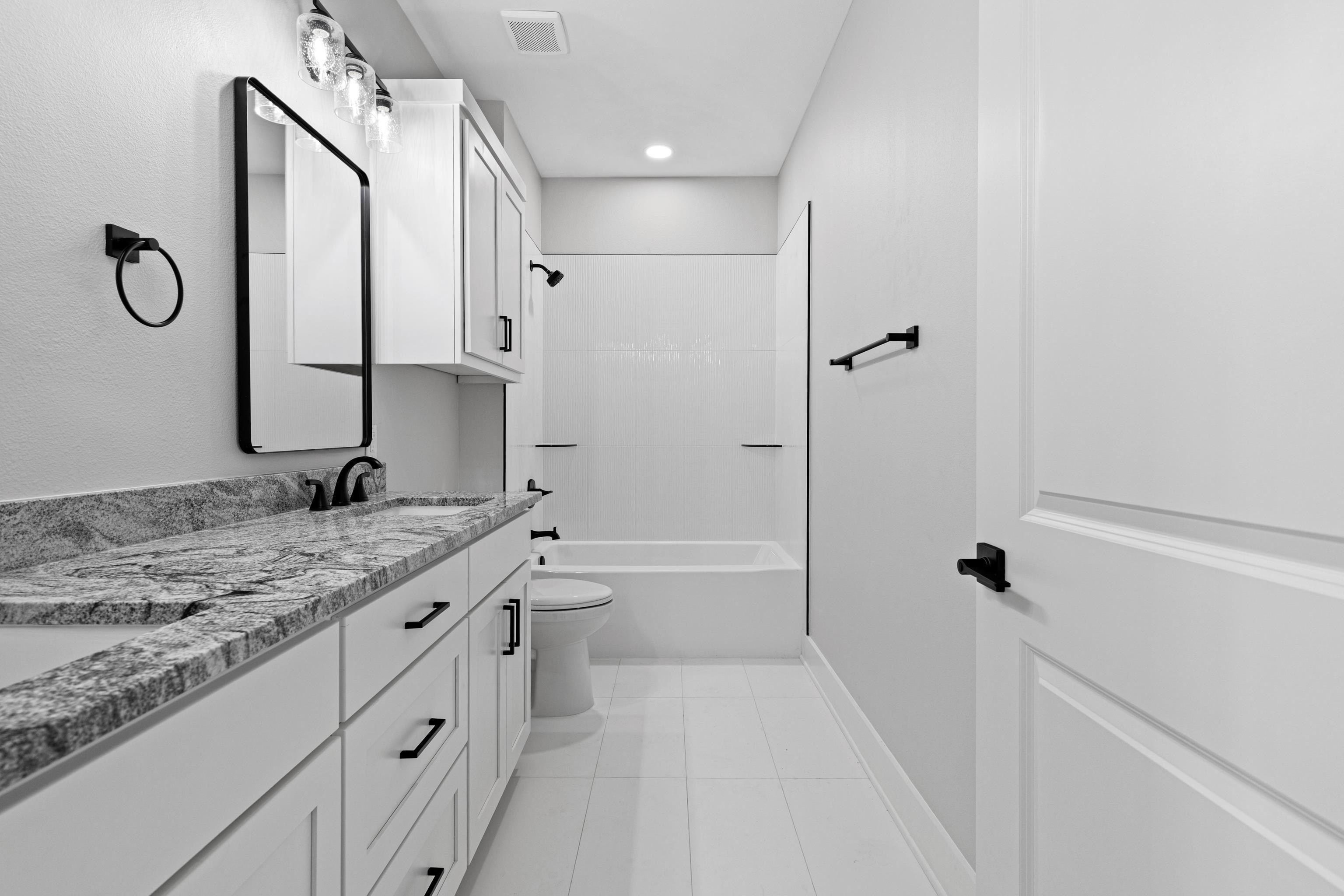 220 Cottonwood Circle. Longview, TX 75605