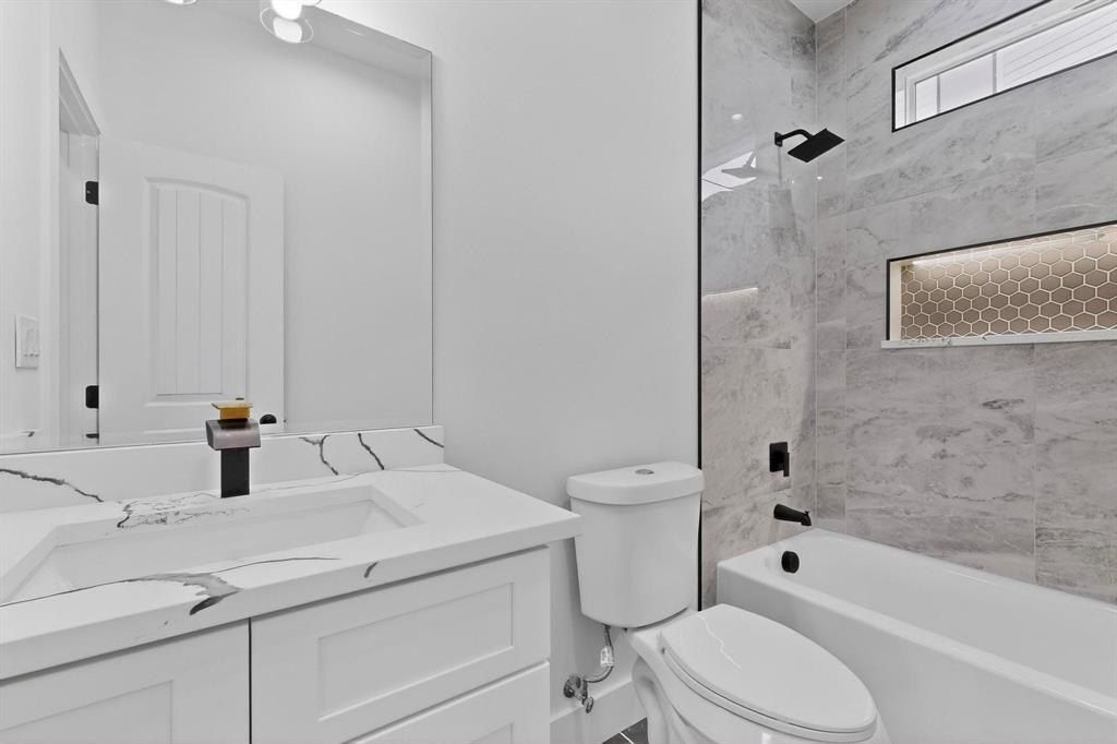 5803 Plum Dale Road. Dallas, TX 75241