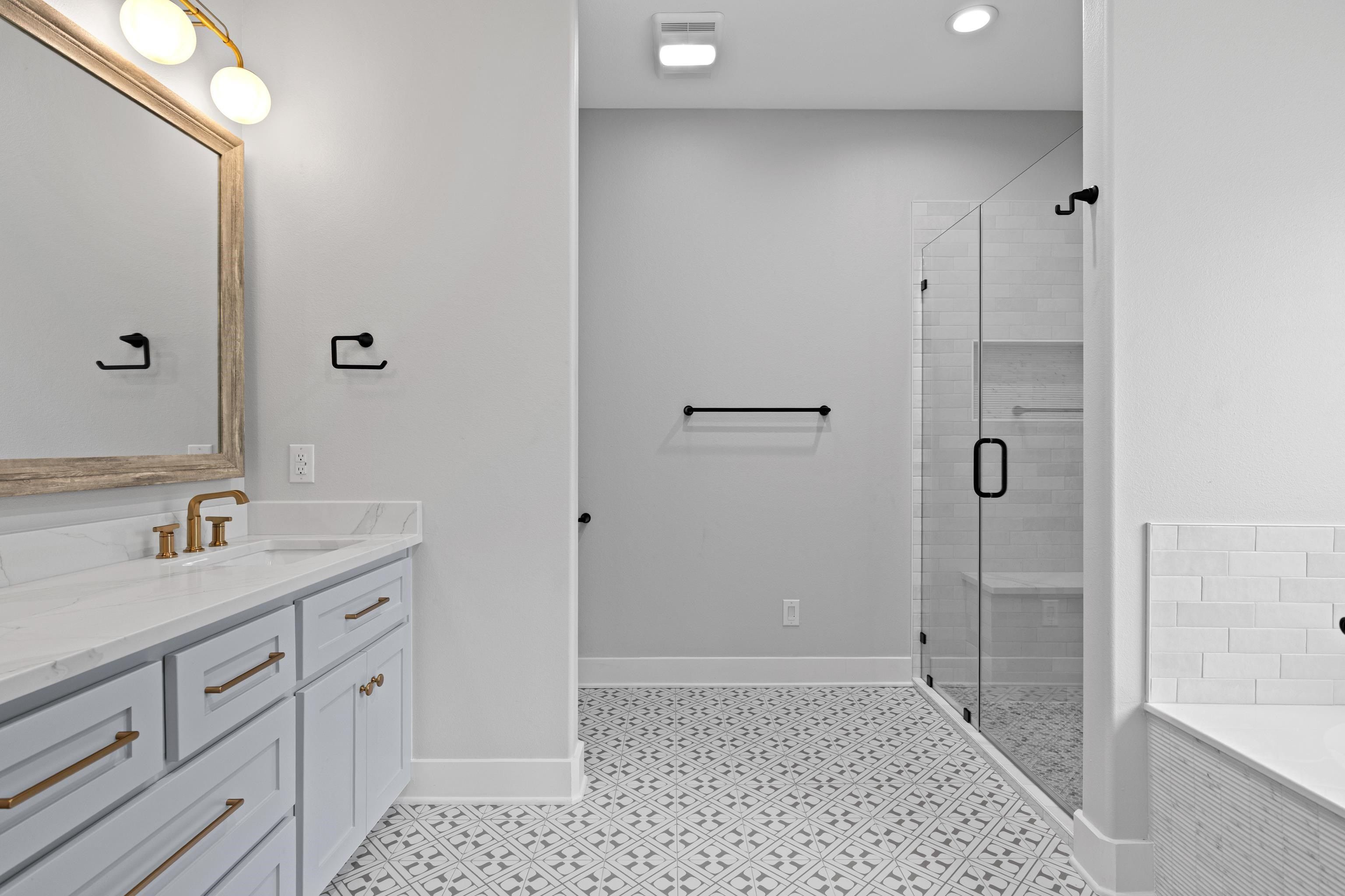 125 Cr 387D. Henderson, TX 75654