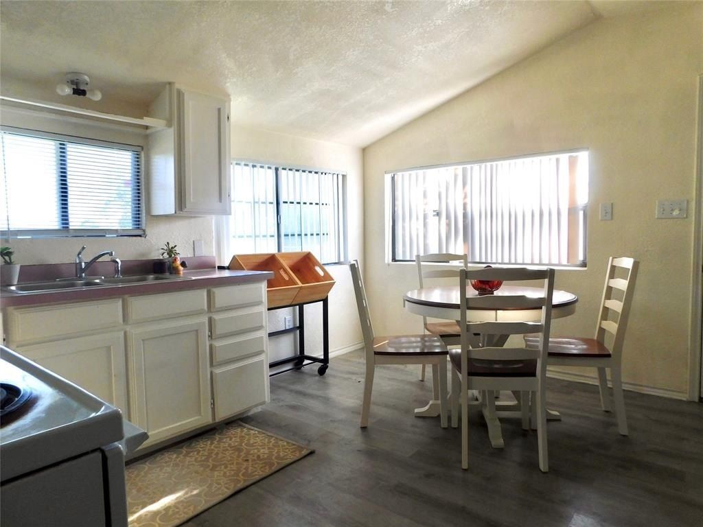 31 Rogers Circle. Krum, TX 76249