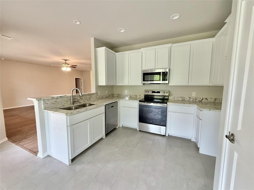 1203 Anthony. Gainesville, TX 76240