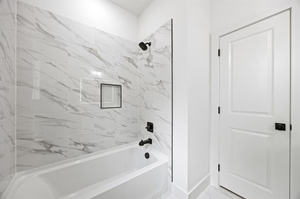 402 S Humphrey Avenue. Kerens, TX 75144