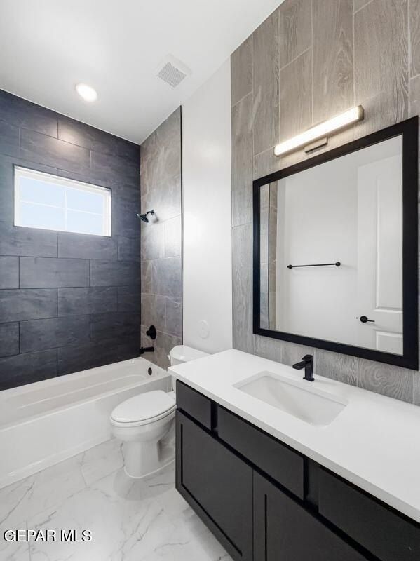 14409 Raywood Drive. Horizon City, TX 79928