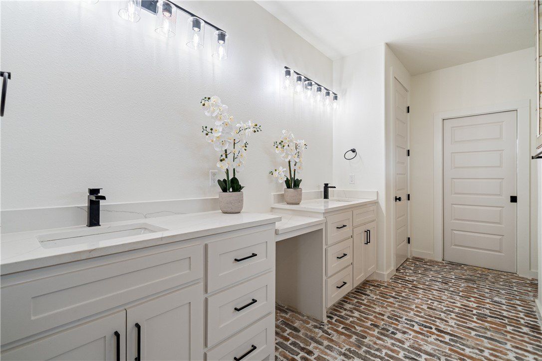 1477 Nopal Lomas Drive. Corpus Christi, TX 78415