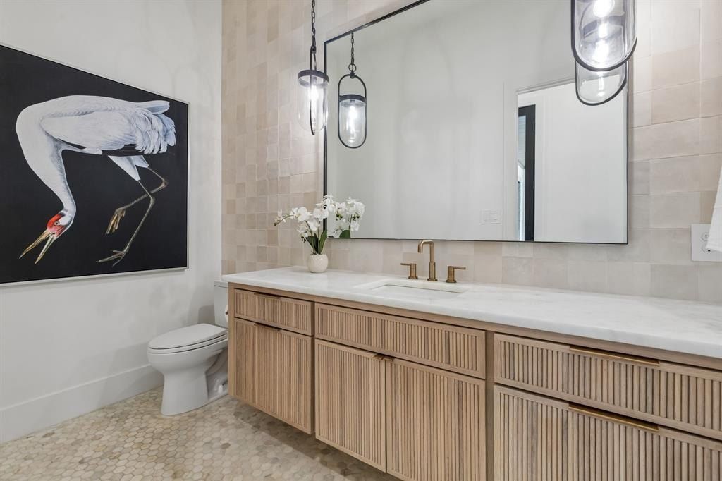 617 Leta Lane. Colleyville, TX 76034