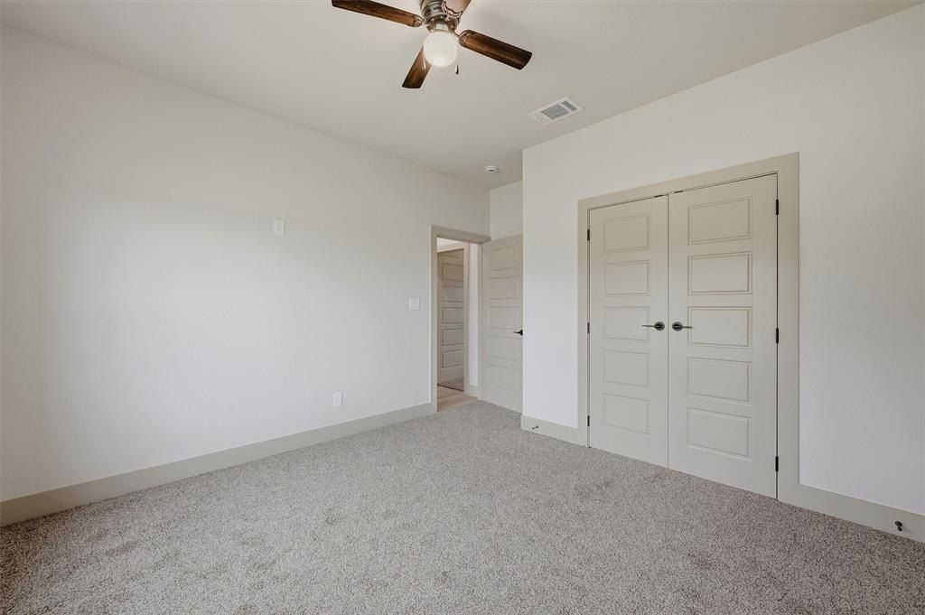 1019 Holiday Drive. Sherman, TX 75090