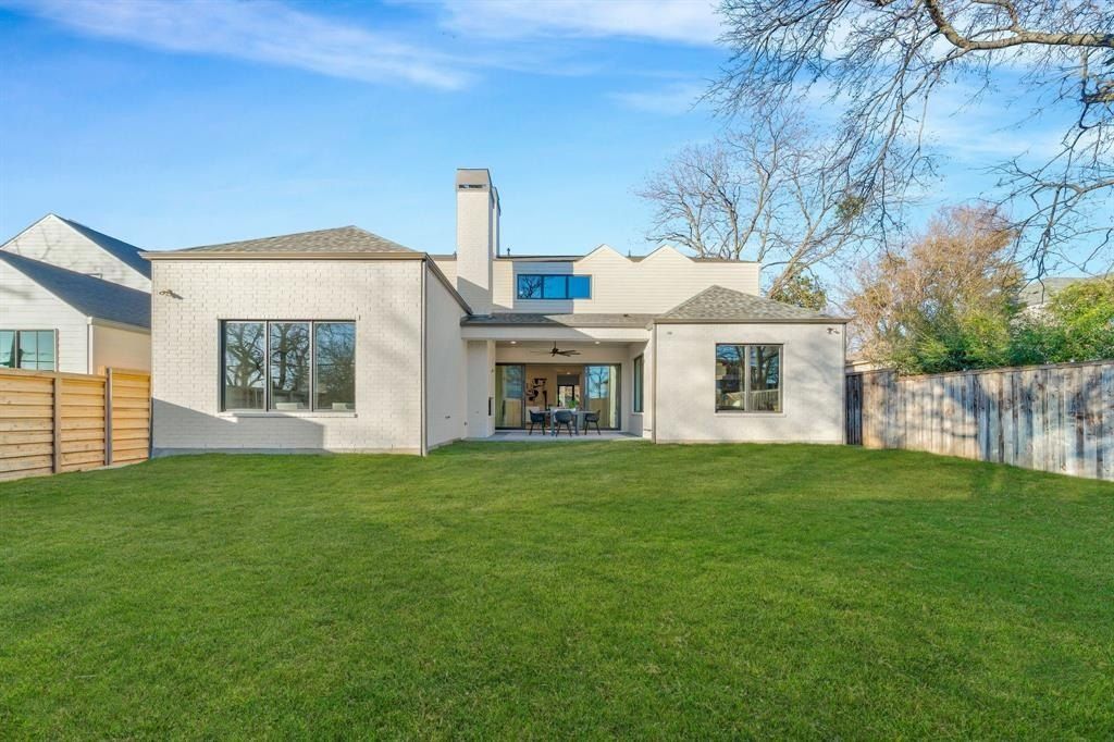 3884 Durango Drive. Dallas, TX 75220