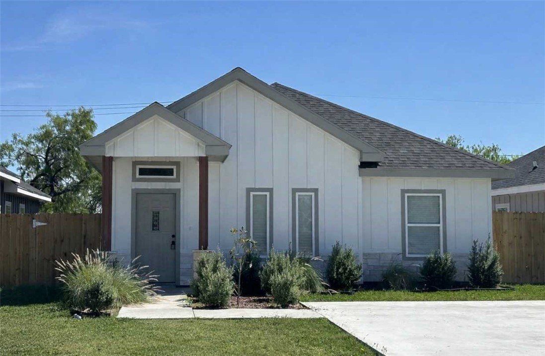 507 W Ragland Avenue. Kingsville, TX 78363