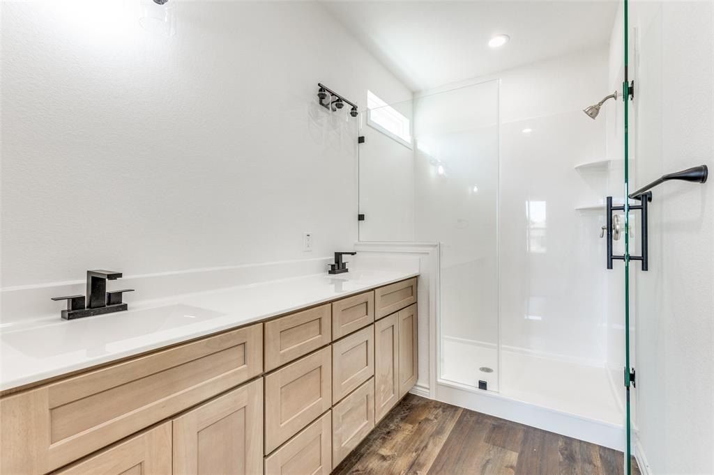 4000 Tahoe Court. Granbury, TX 76048